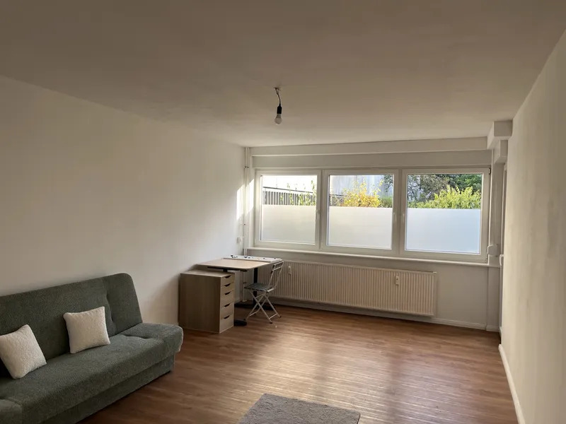 Urbanes Leben in Schöneberg: 2-Zimmer-Wohnung mit kleiner Terrasse — photo 1